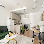 Bright Studio In Dubai Gate 2